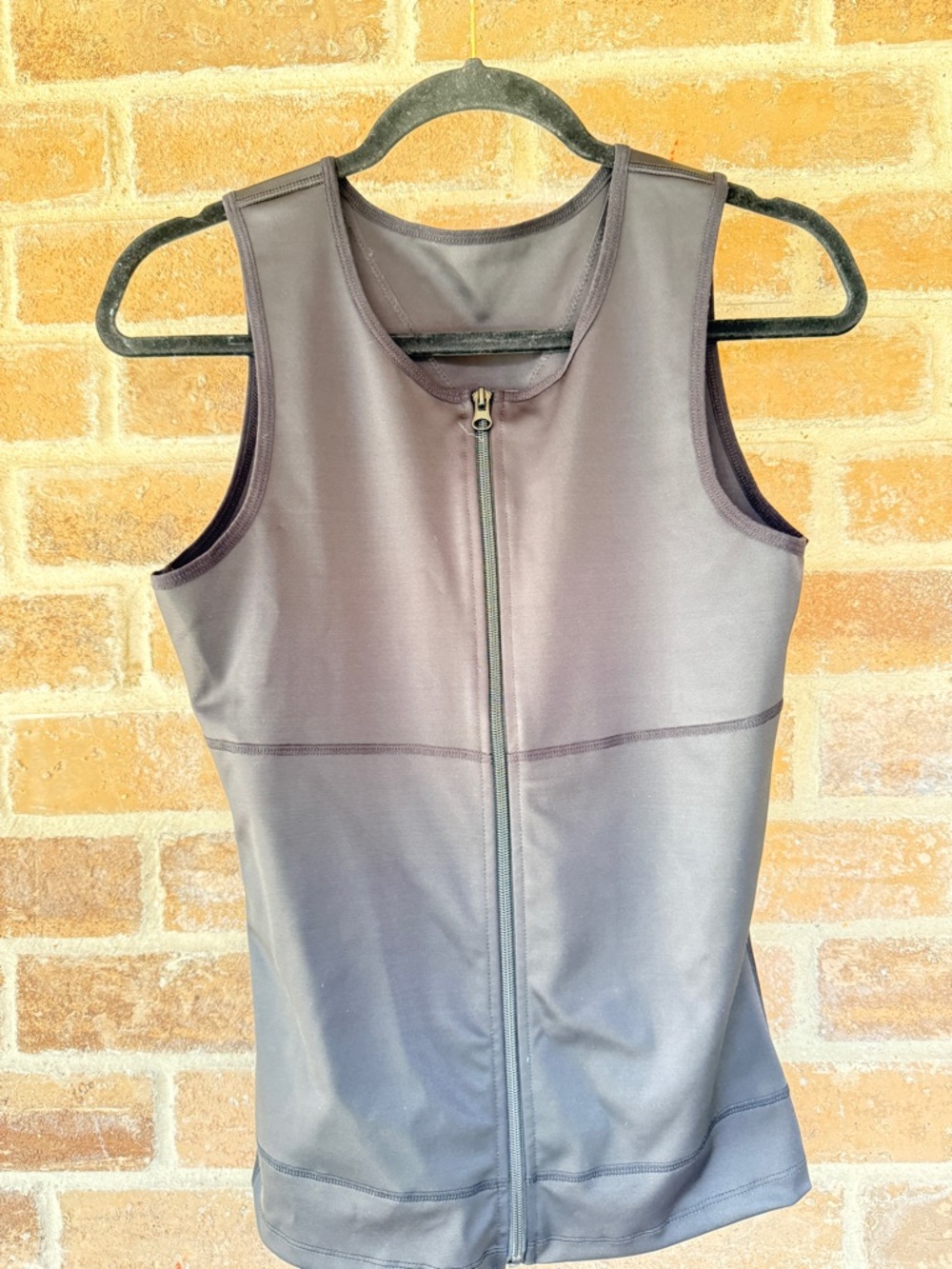 Women’s Front-Zip Shapewear Tank Top - Black